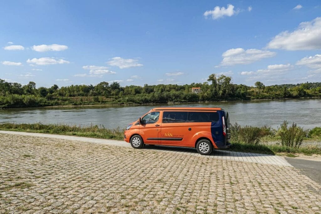 location-van-amenage-loire-atlantique