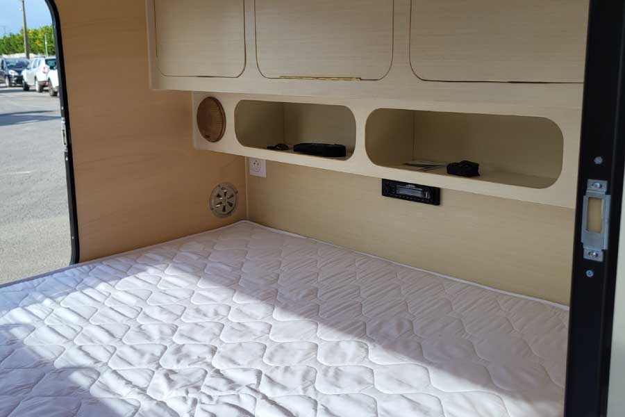 caravane-tear-drop-lit